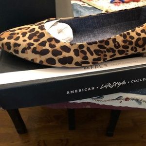 Dr. Scholl's  leopard flats never worn